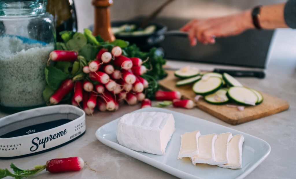 supreme small oval, radish and courgette cooking lifestyle