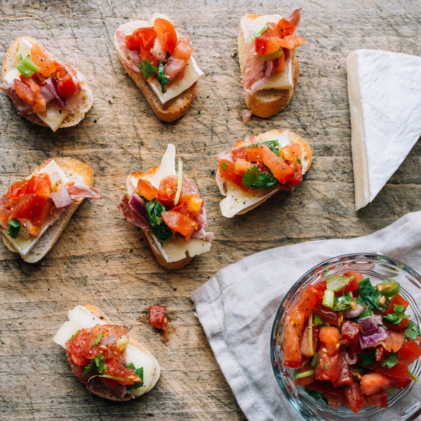 Bruschetta made with toasted Ile de France brie