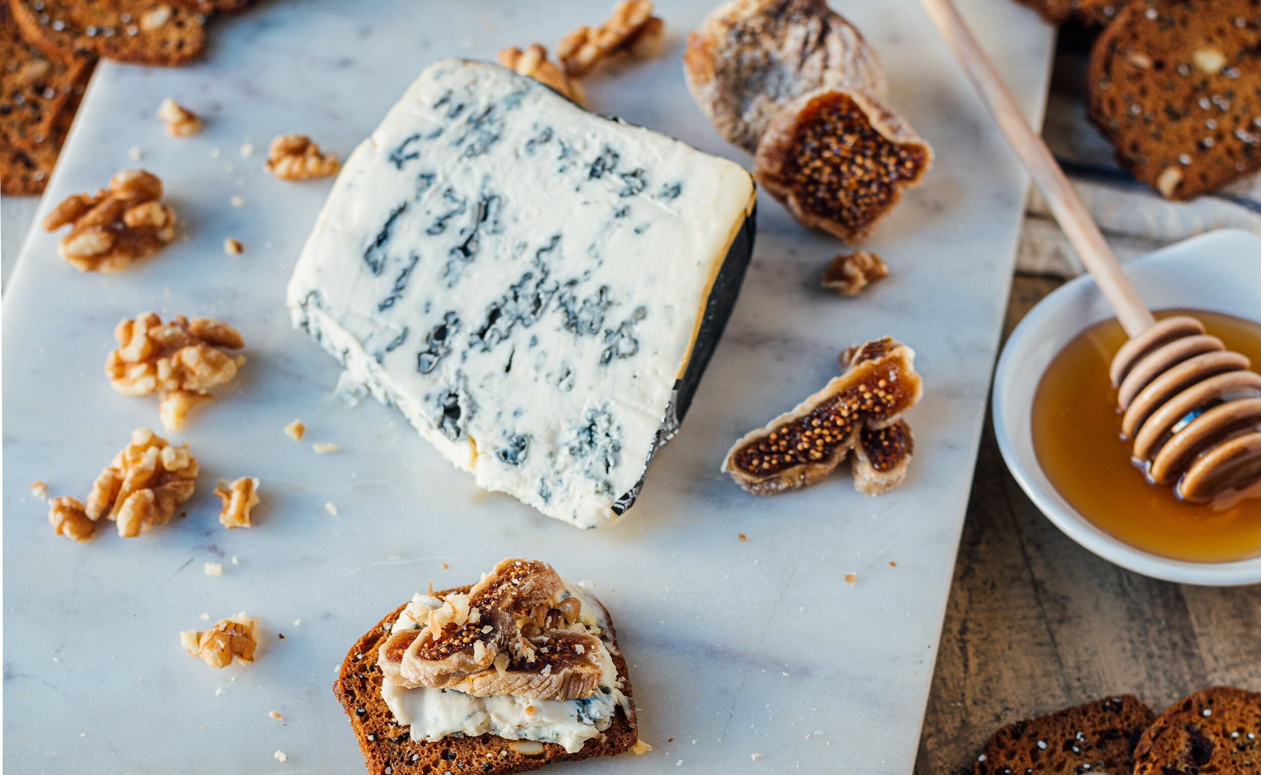 saint agur and fig on a cereal bread