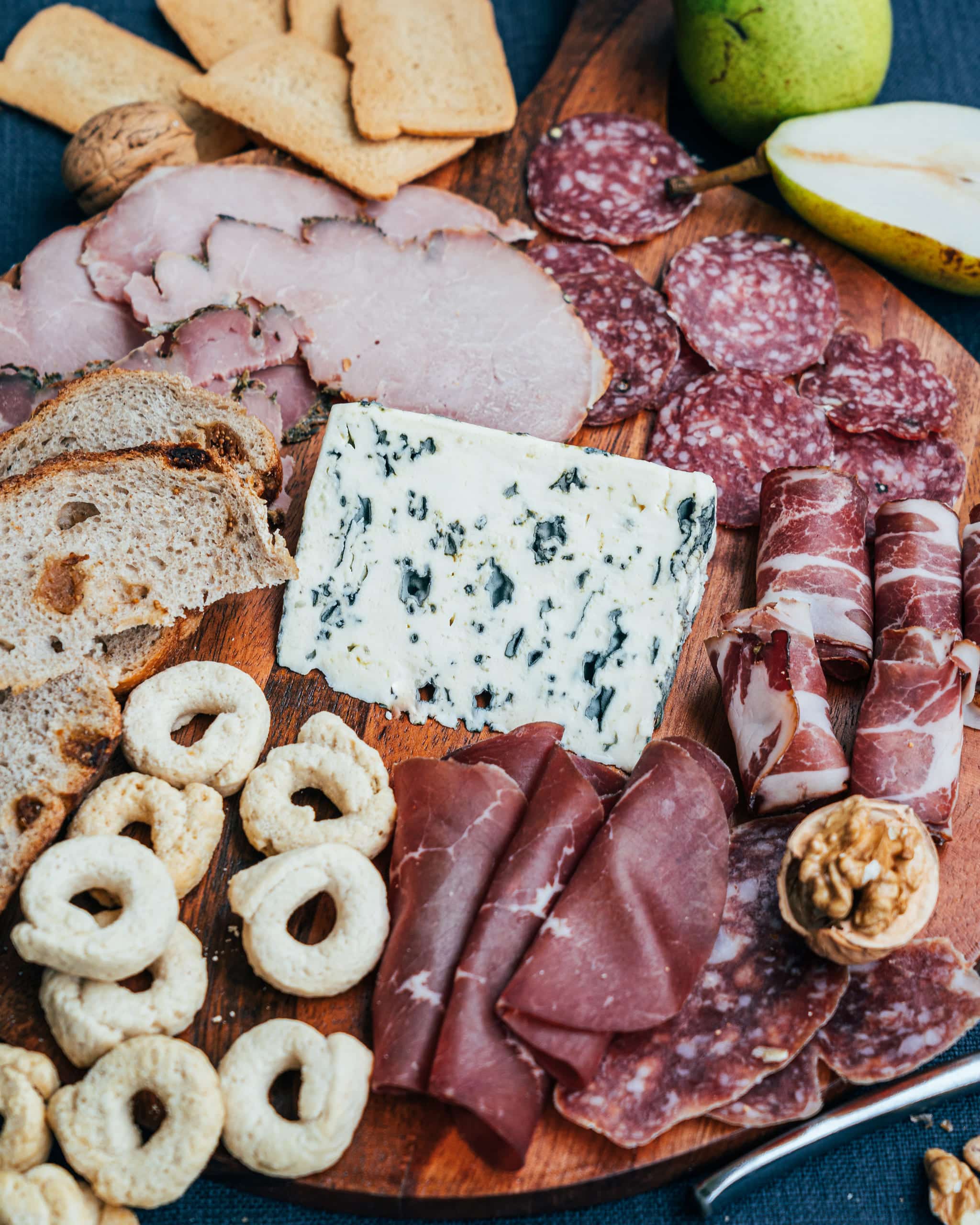 Enjoy a beautiful platter of Saint Agur with snack