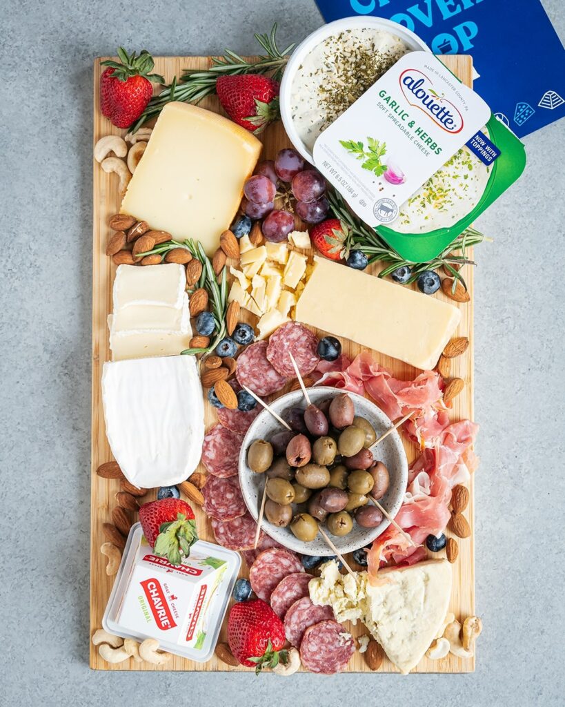 Discover the Keto Friendly Cheese Board with a lot of cheese and accompaniments in it !