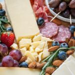 Discover the Keto Friendly Cheese Board with Beehive include in it !